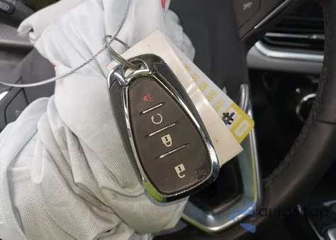 2024 Chevrolet Trax Fwd Activ z USA, uszkodzony, nr VIN KL77LKE21RC086696